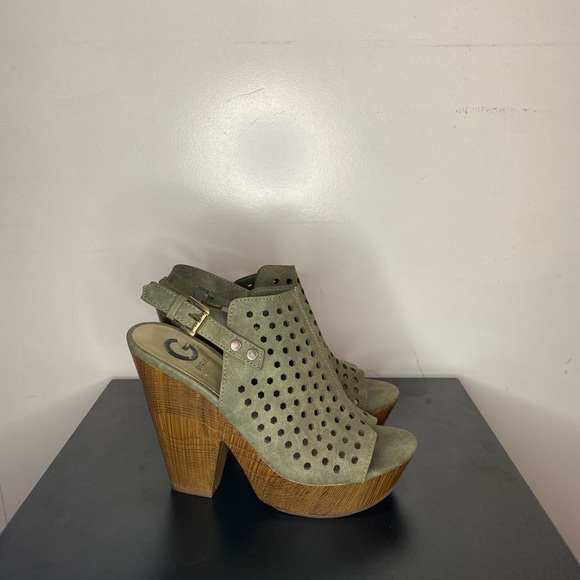 Guess Peep Toe Block Heels in Olive  - size 5.5 - Picture 6 of 8
